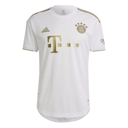Bayern München Bortedrakt 2022 23 | Hvit med Gulldetaljer