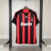 AC Milan Hjemmedrakt 2008 09 | Ikoniske Røde og Sorte Striper