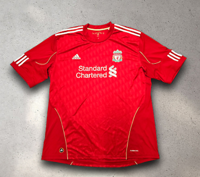Retrooppblomstring Den tidløse sjarmen til Liverpool 2010 11 hjemmedrakt